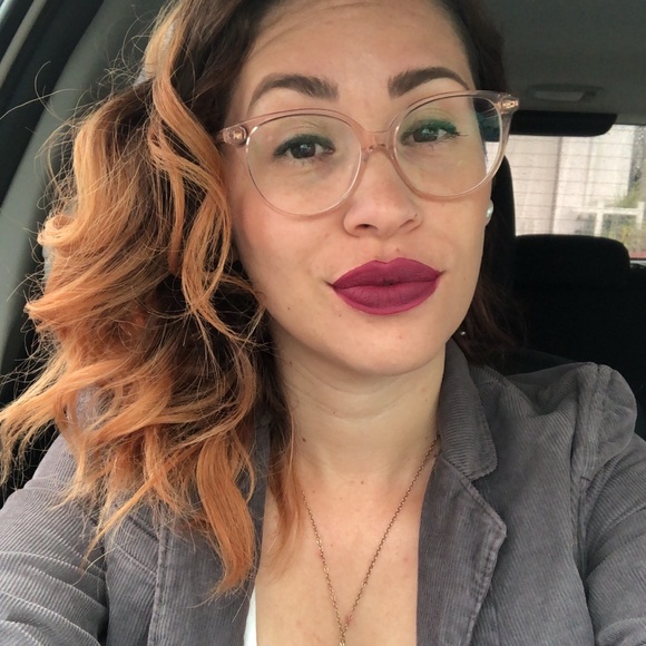 Meet your Posher, Crystal - Picture 2 of 7